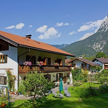 Gaestehaus Kurparkfrieden Mittenwald Exterior photo